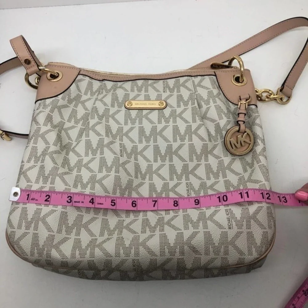 Michael Kors Signature crossbody vanilla purse